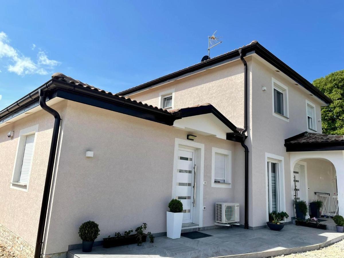 Villa Zonta Apartment Maremi With Private Jacuzzi Buje Exterior foto